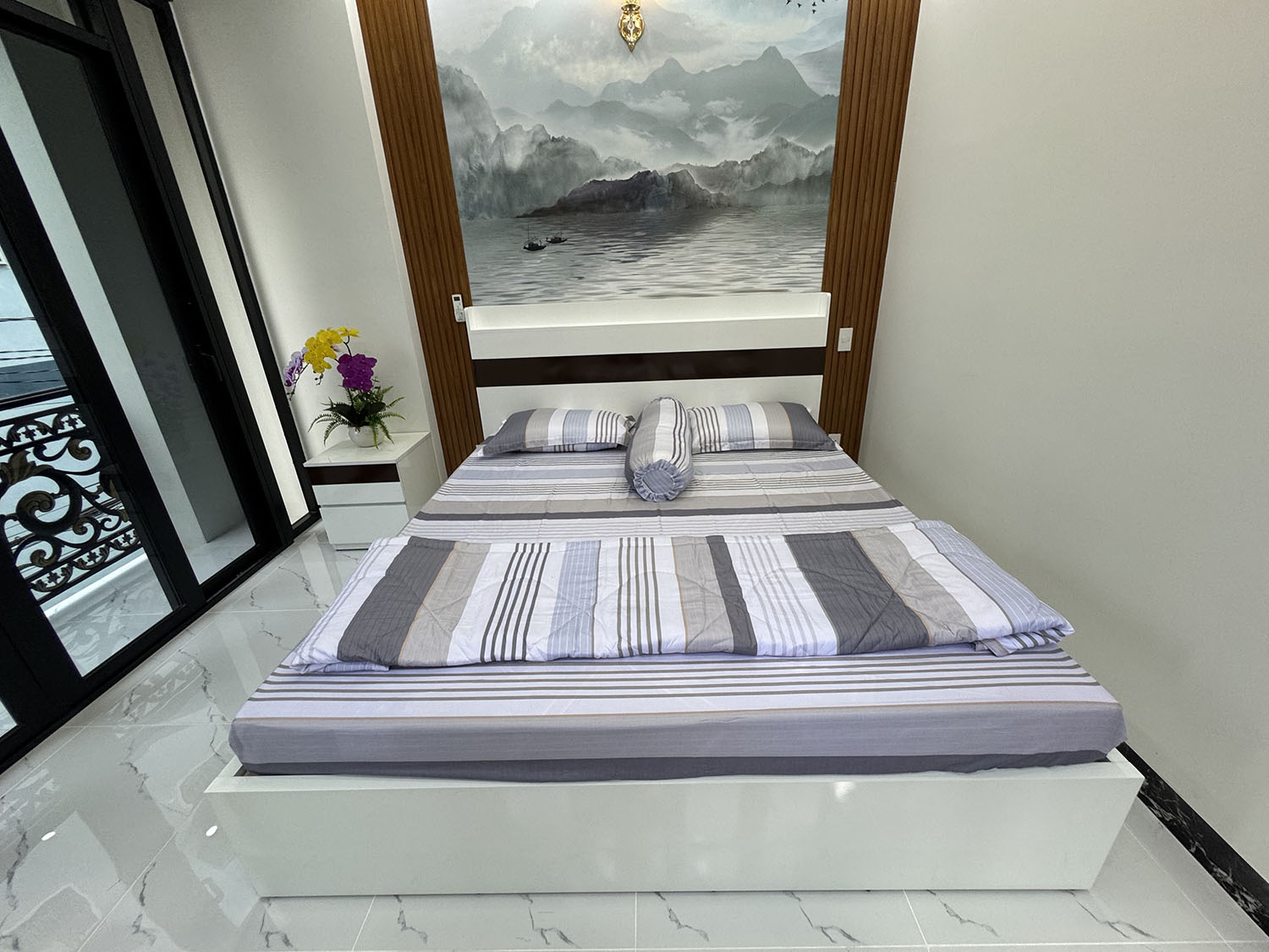 Tuyệt phẩm 3lầu full nội thất cao cấp (xây ở) hẻm ôtô 7 chỗ đổ trong nhà khu VIP Nguyễn Thượng Hiền